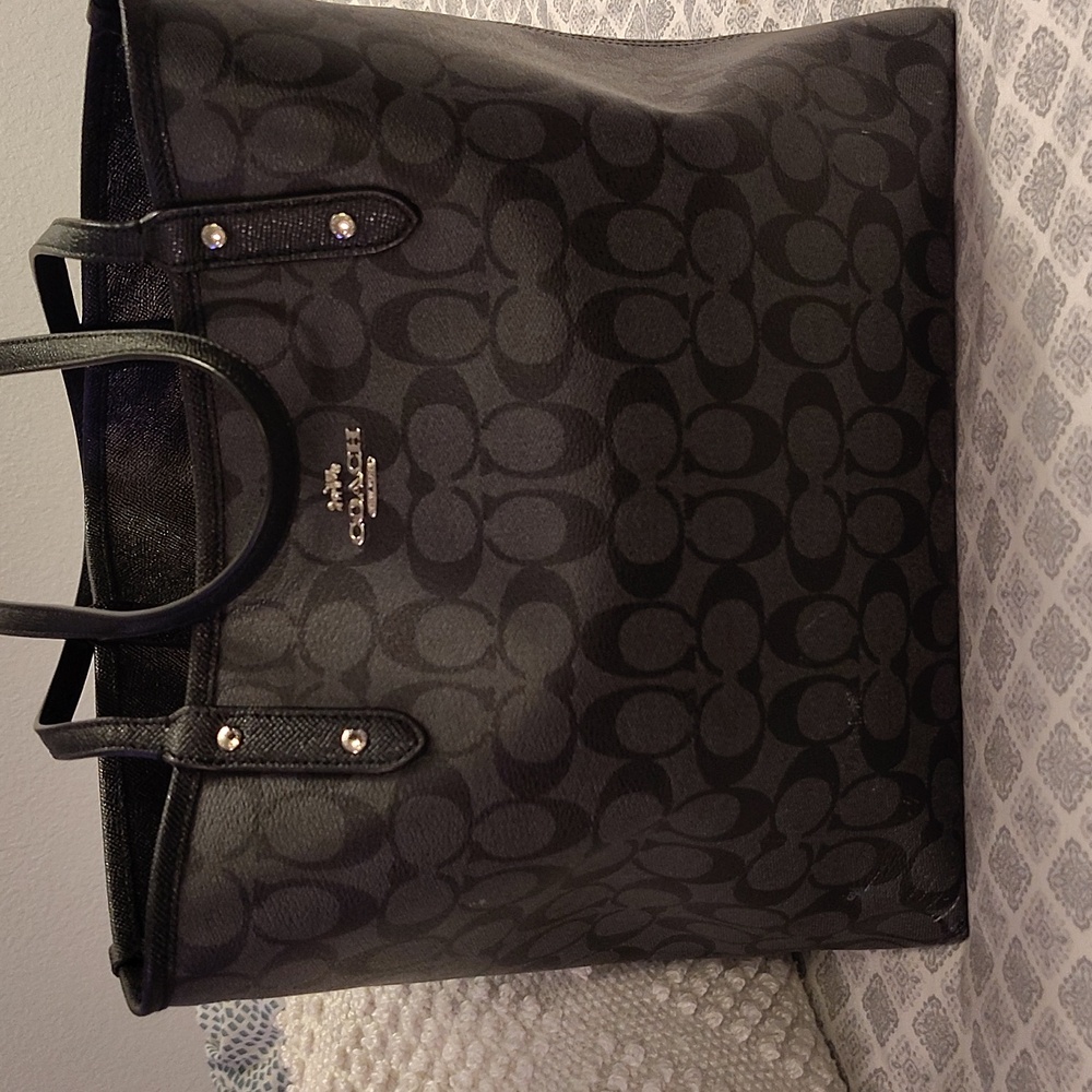 New Coach signature tote black